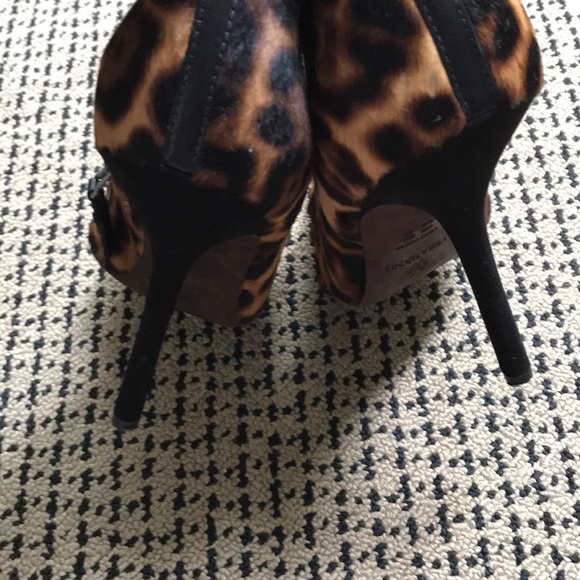 Vera wang pony calf bootie size 9 - Picture 5 of 5